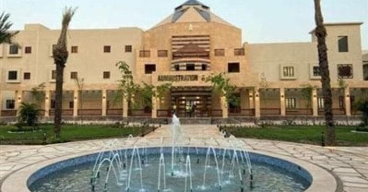 أسعار الكتب الخارجية الصف الأول الثانوي 2026.. موعد بدء العام الدراسي