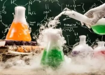 حل الأداء الصفي والواجب المنزلي والتقييم الأسبوعي عربي للصف الثاني الإعدادي الأسبوع الأول ترم أول