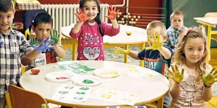 تدريس منهج كونكت بلس بالمدارس.. تفاصيل