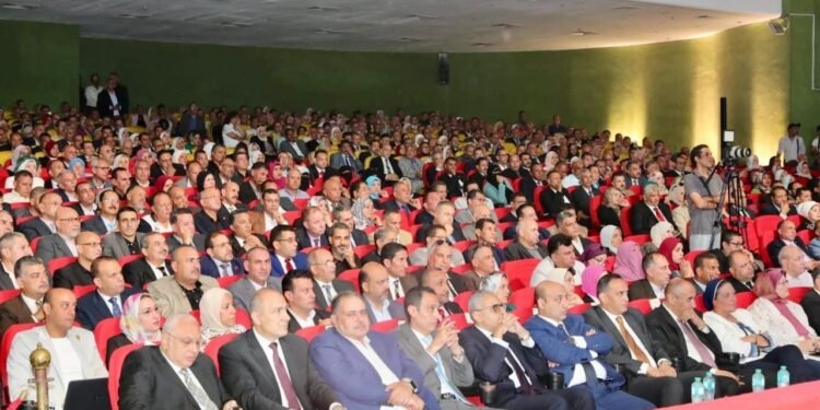 صرف 1000جنيه حافز للمعلمين.. تفاصيل