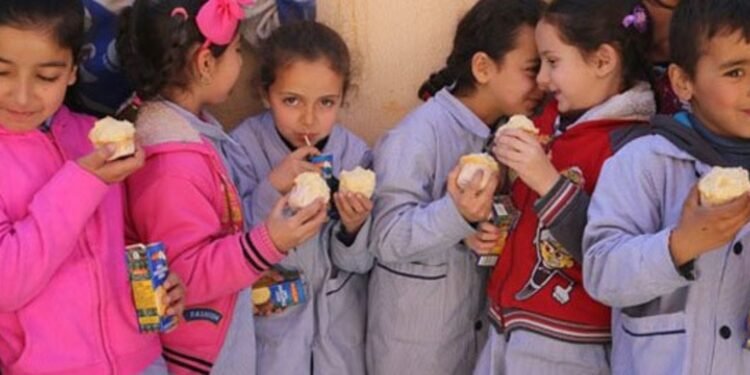 عودة الوجبات المدرسية..حظر التخزين والالتزام بالجودة.. تفاصيل