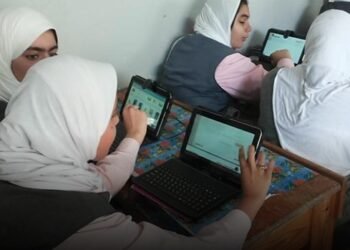 موعد تسليم التابلت لطلاب الصف الأول الثانوي العام الدراسي الجديد 2025