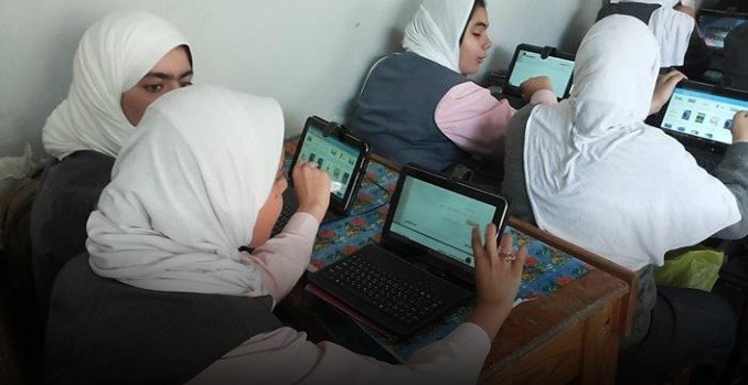 موعد تسليم التابلت لطلاب الصف الأول الثانوي العام الدراسي الجديد 2025