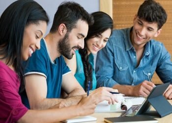 طلاب جامعات