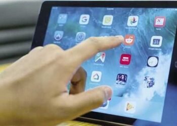 تسليم التابلت لطلاب أولي ثانوي.. اعرف الأوراق