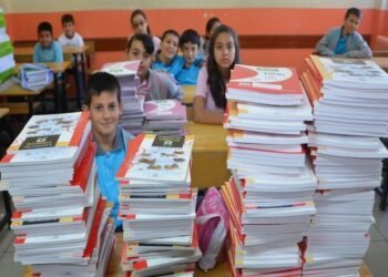 موعد تسليم الكتب للطلاب دون اي شروط.. تفاصيل