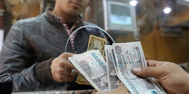 موعد صرف الـ 1000 جنيه للمعلمين