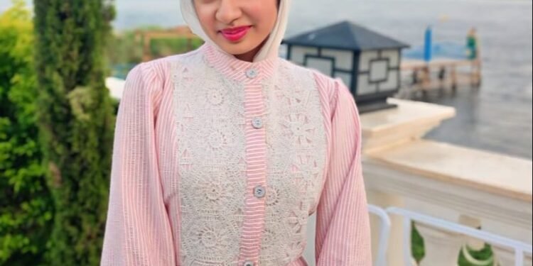 الطالبة سارة أحمد نبيل